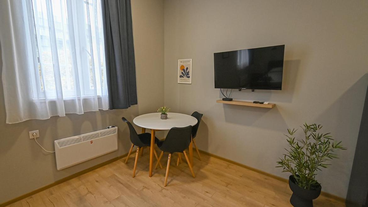 Big Studio Apt.On Liberty Square Tbilisi Exteriör bild